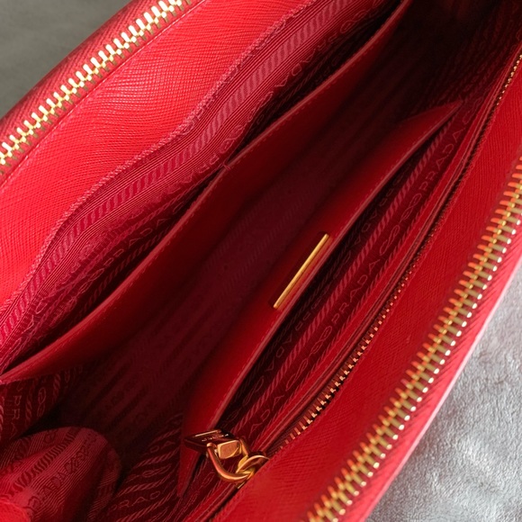 Prada Galleria Saffiano Leather Large Bag (authentic!) - Picture 12 of 16